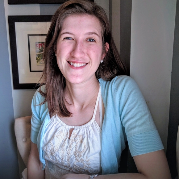 Meet your Posher, Laura - Picture 2 of 3